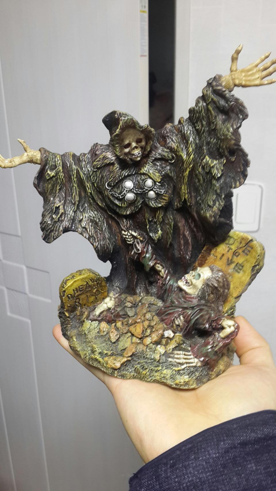 해골 무덤 디오라마 스태츄 피규어 판매합니다