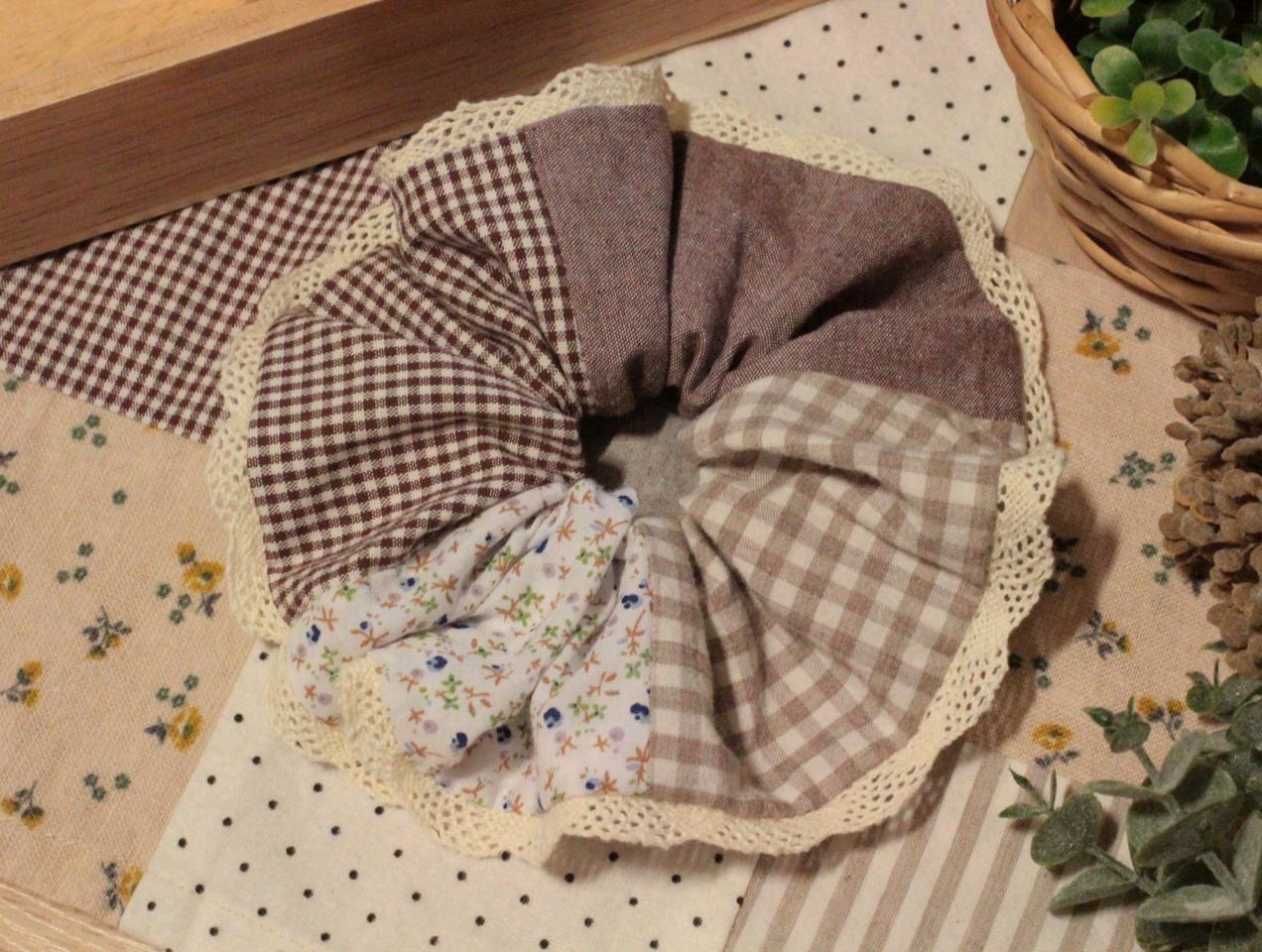 핸드메이드 패치워크 레이스 스크런치