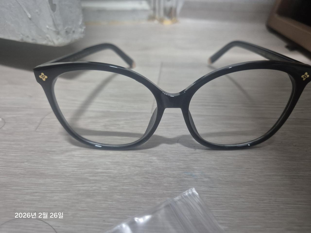 루이비통안경s.t