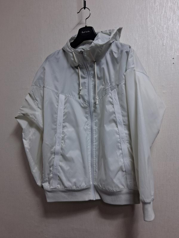 나이키 화이트 바람막이 점퍼 105 가오리핏원산지 베트남제조 화이트칼