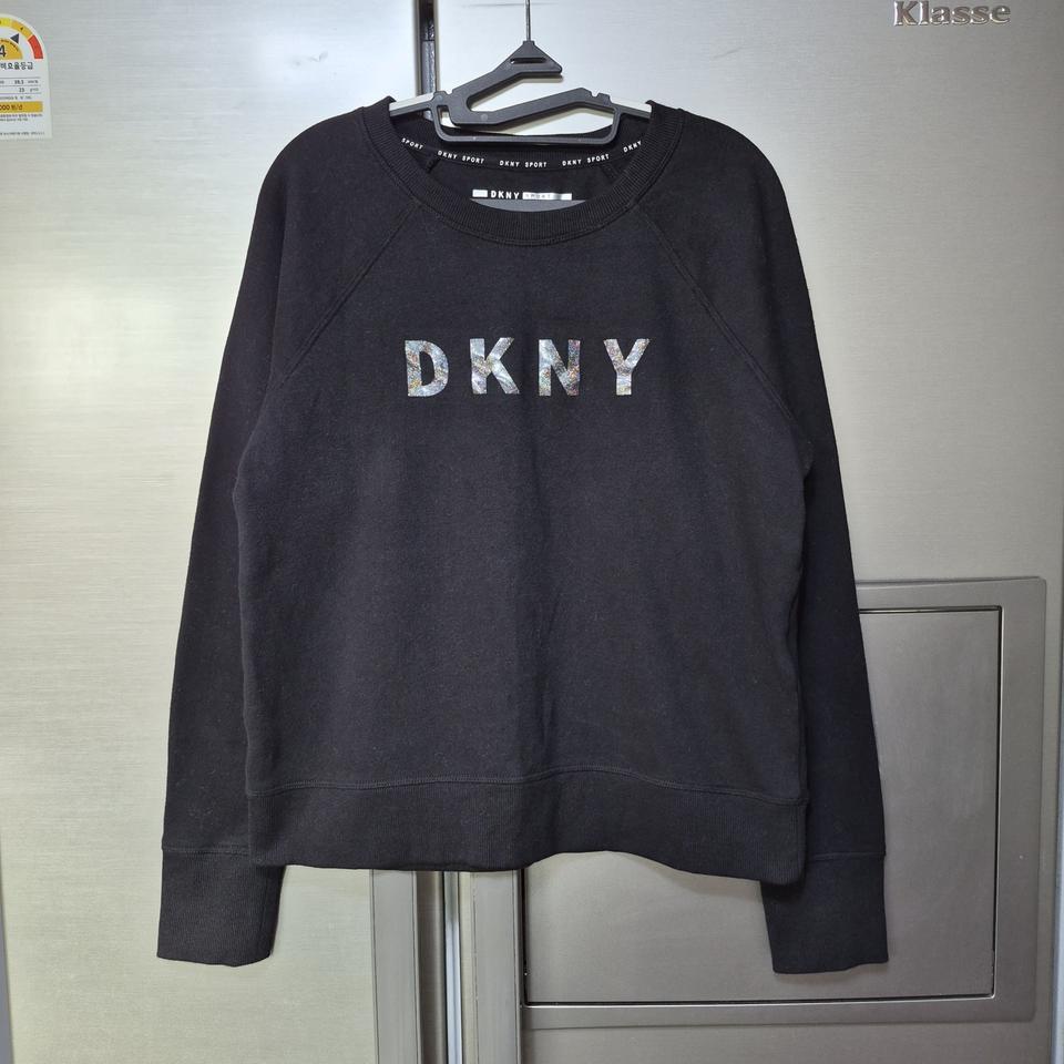DKNY 블랙 로고 맨투맨