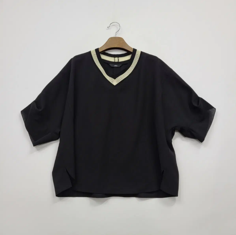 393/더레노마 브이넥 반팔 블라우스 블랙/2023ss/M/구제나라앨리스