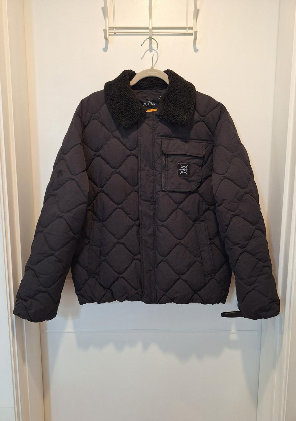 데상트 남성 퀼팅 경량패딩