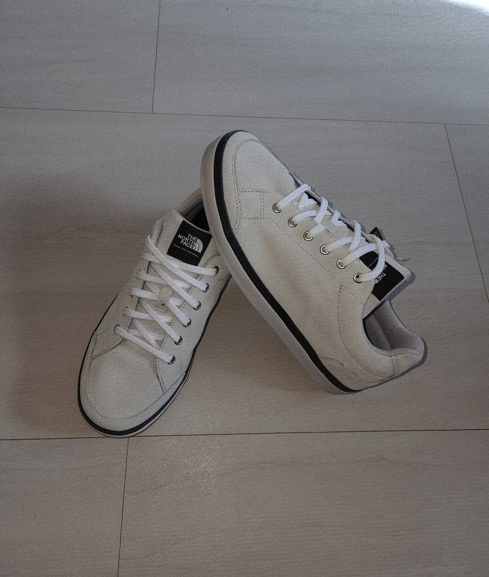 노스페이스 스웨이드 스니커즈