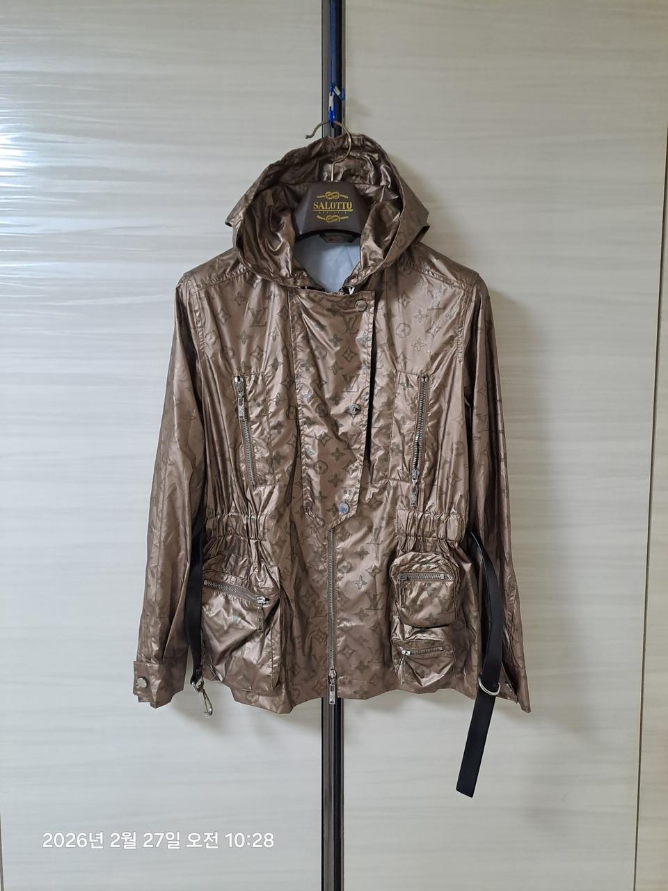 루이비통 여성바람막이자켓