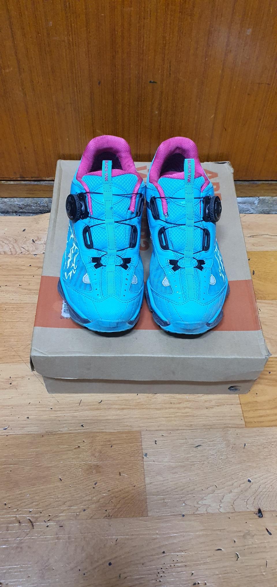 블랙야크여성고어텍스등산화240m((A급))