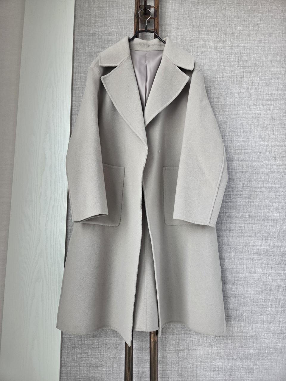 울90% 연그레이 롱코트