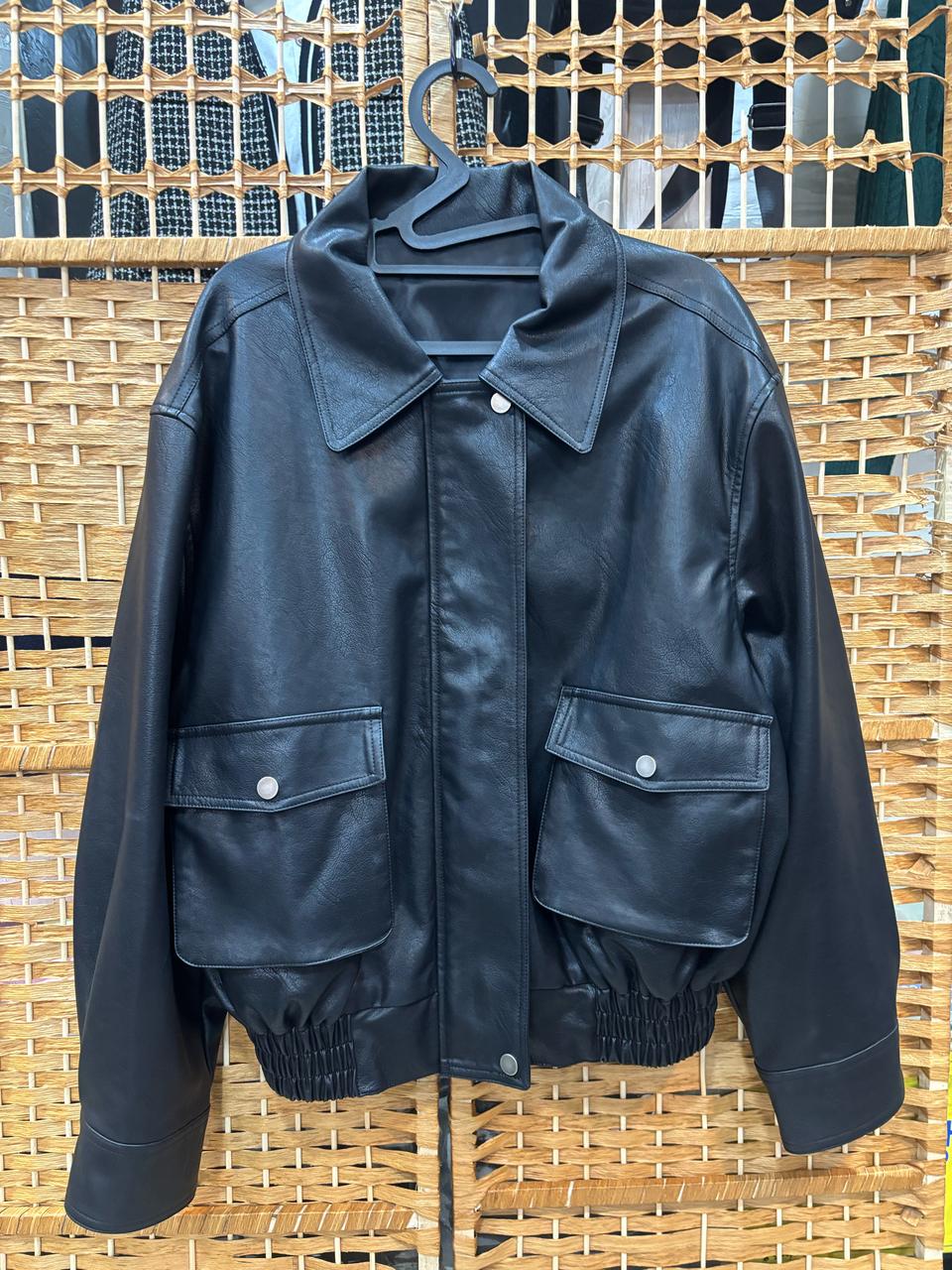블랙 레더 자켓