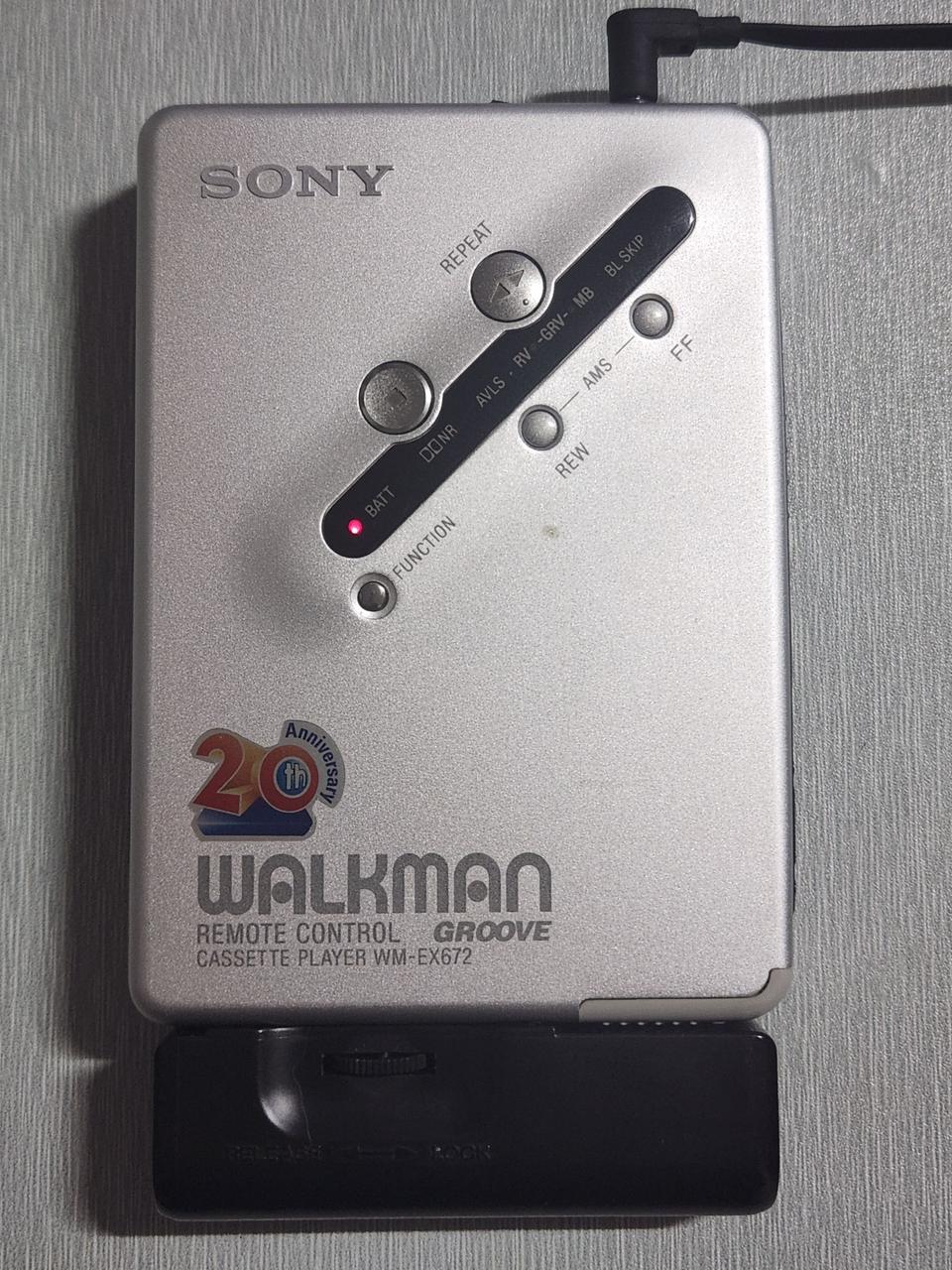 소니 워크맨 WM-EX672 카세트 플레이어입니다20주년 기념 모델