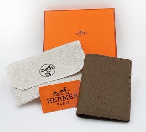 H로고 토고가죽 여권지갑 에토프