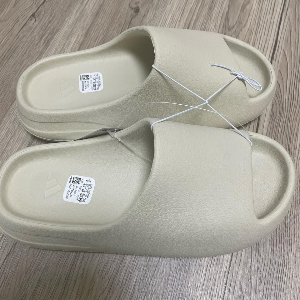 아디다스 이지슬라이드 슬리퍼