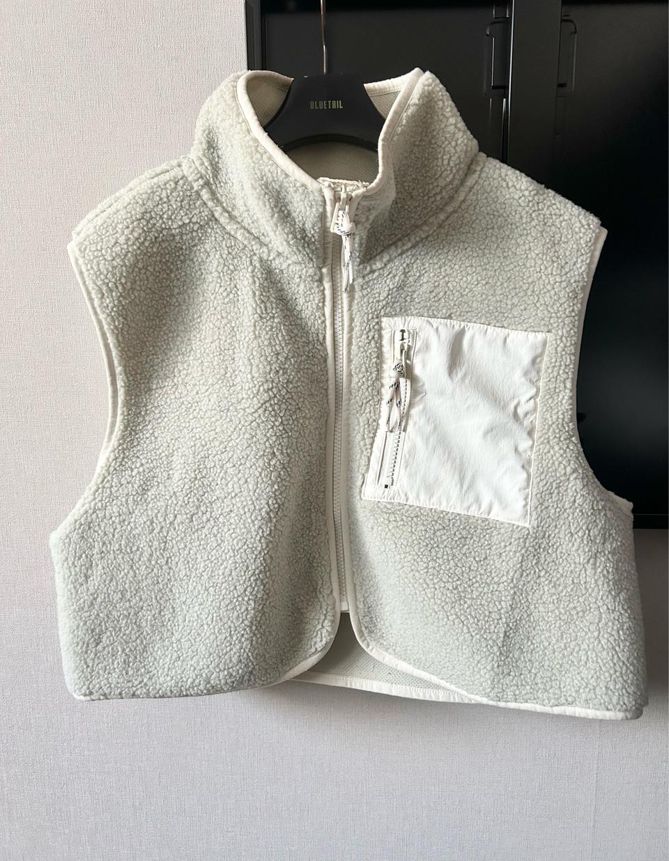 탑텐 파스텔카키 양털 베스트