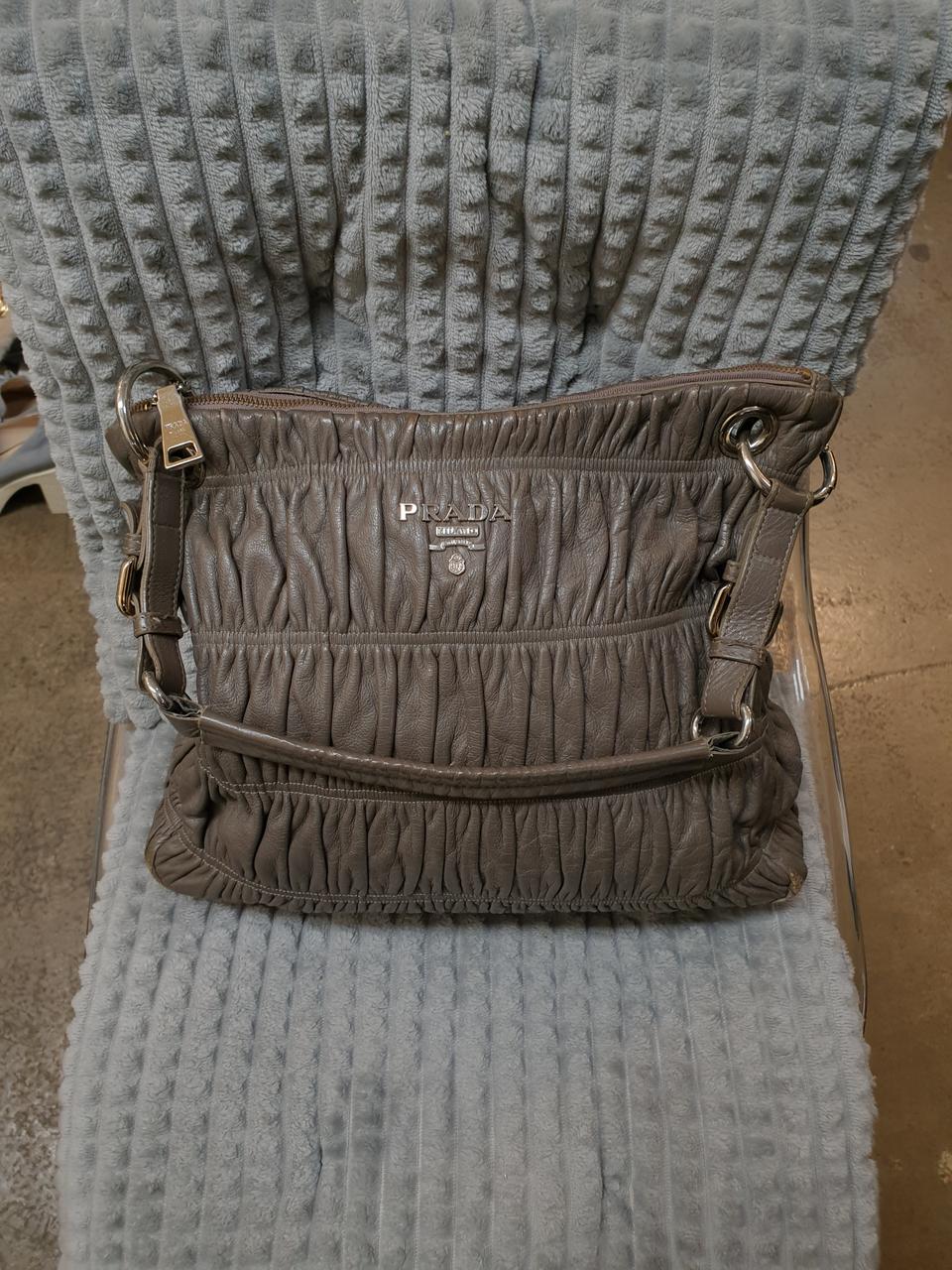 프라다 고프레 가죽 숄더백