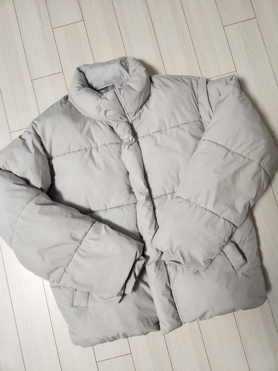 스파오 남녀공용 그레이 푸퍼 숏패딩 사이즈95m여러 중고사이트에도 같