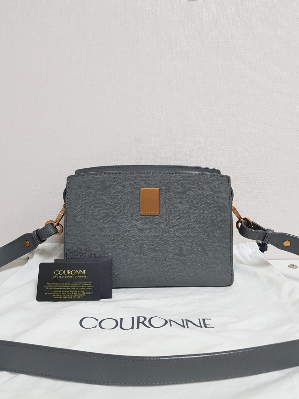 쿠론 미니 크로스백 ㅡ 거의 새제품