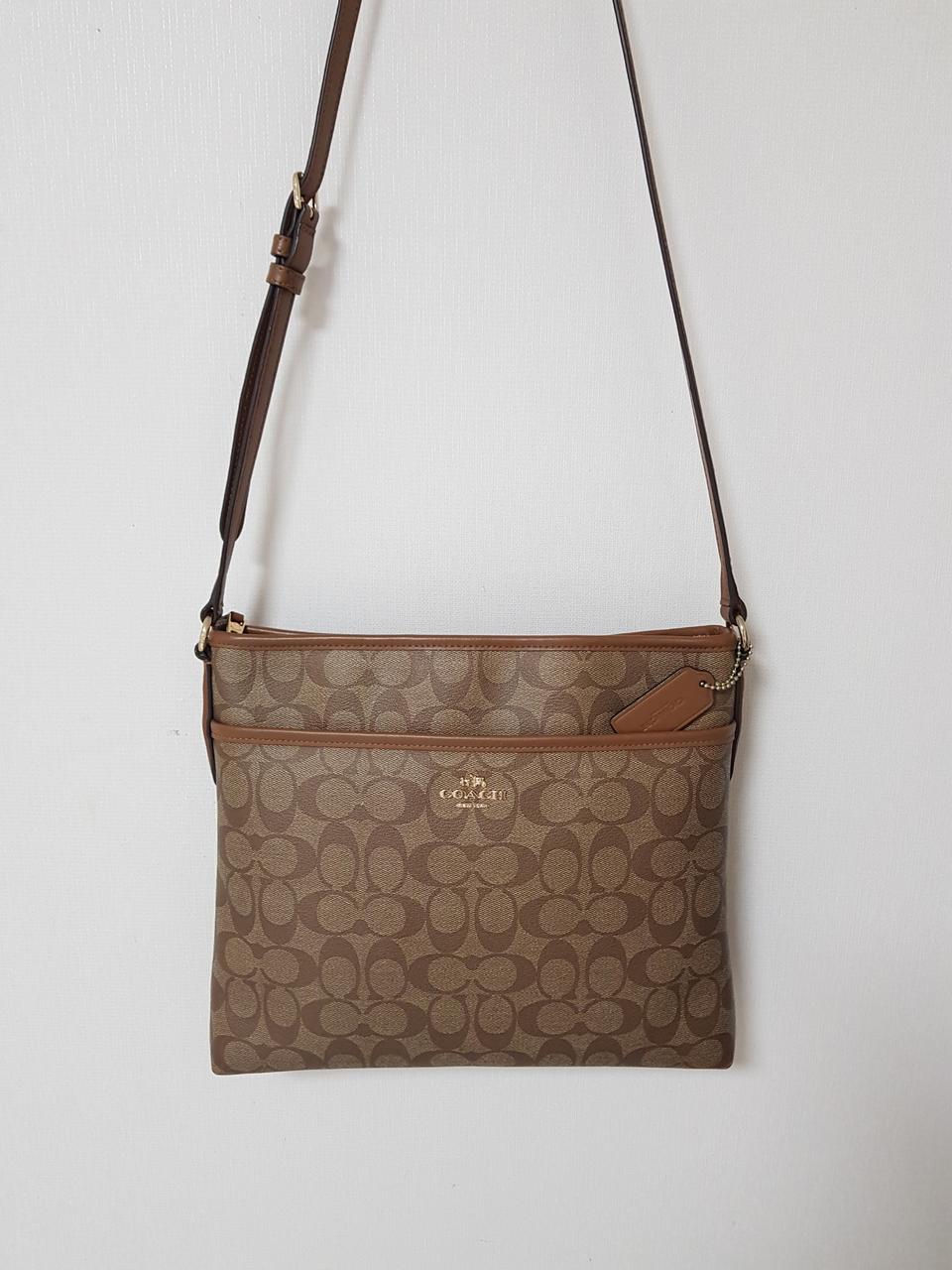 코치 시그니처 크로스백 ㅡ 실착 5회미만