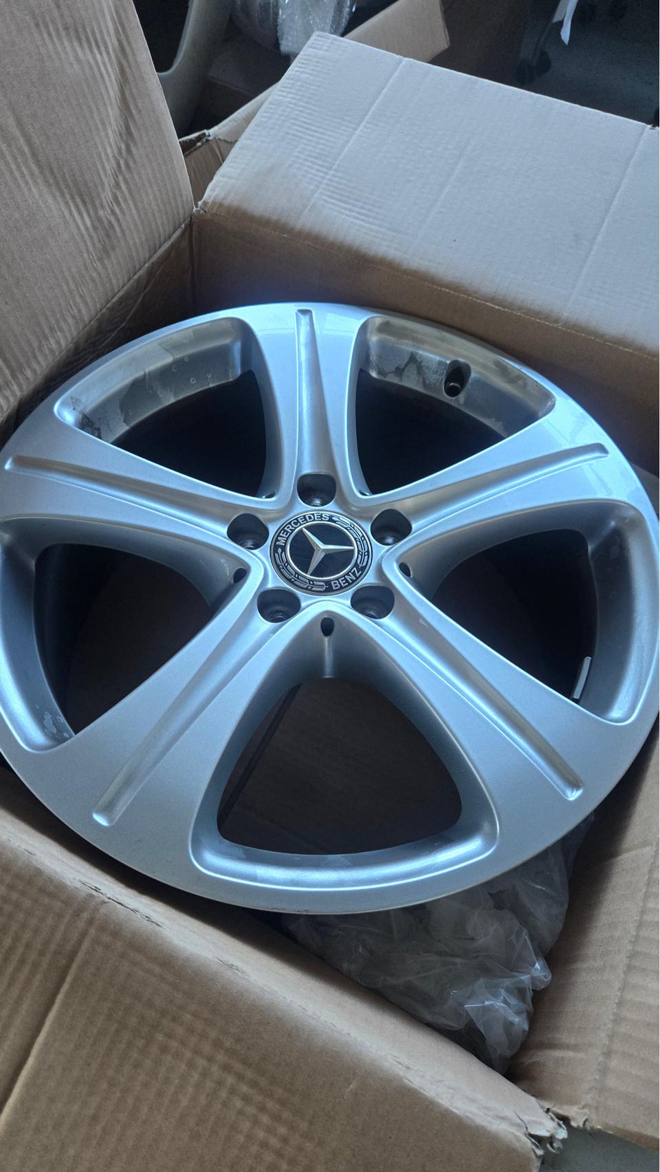 벤츠 w213 정품 중고 휠 한대분 팝니다