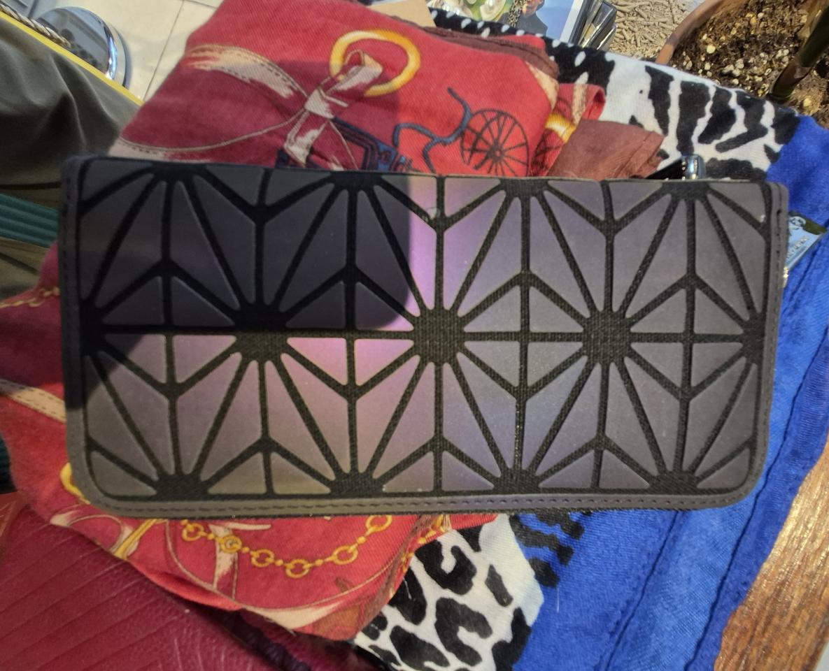 정품 이세이미야케 바오바오 장지갑 한정단종미판