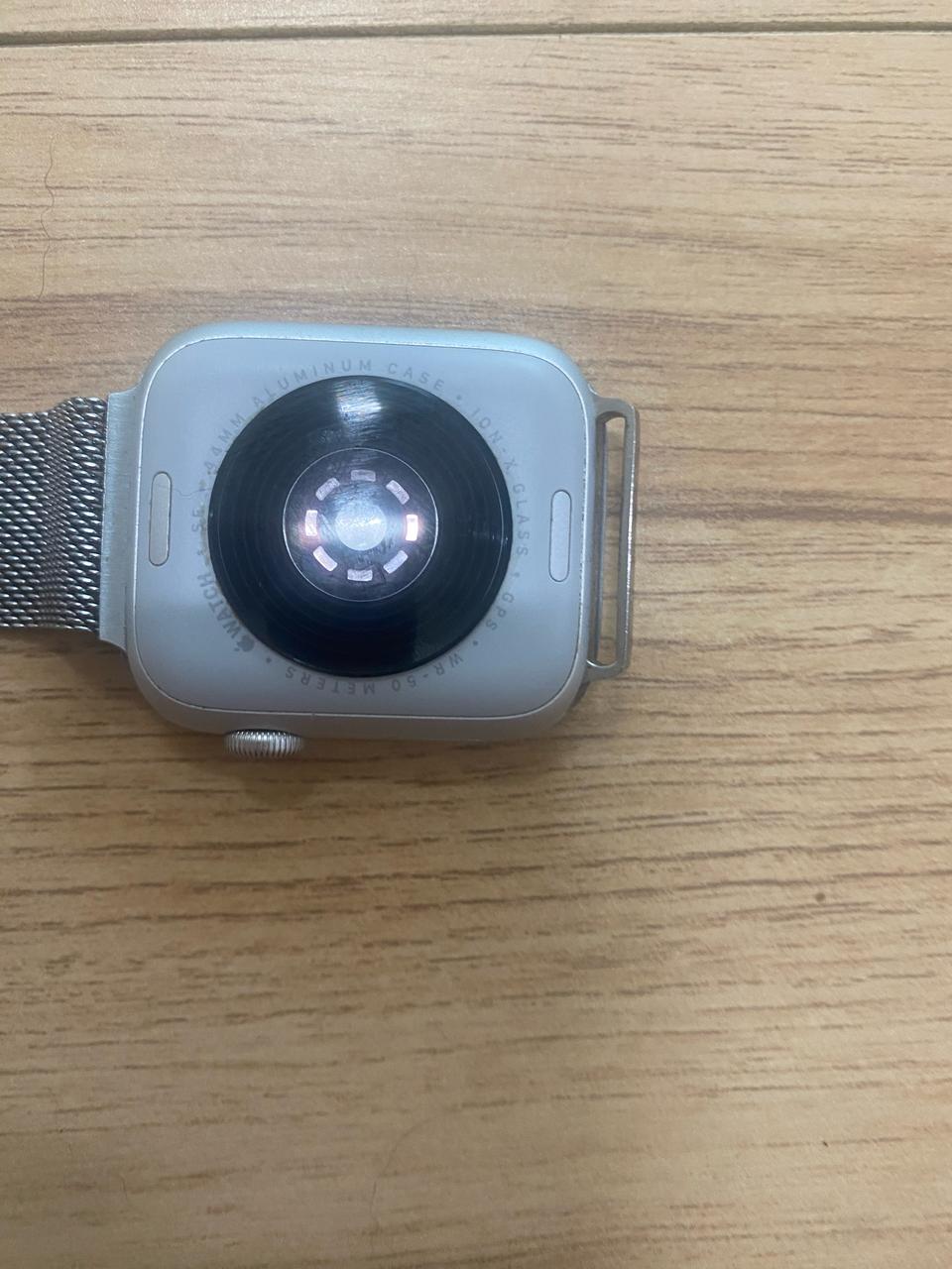 애플워치se2 44mm실버 팝니다