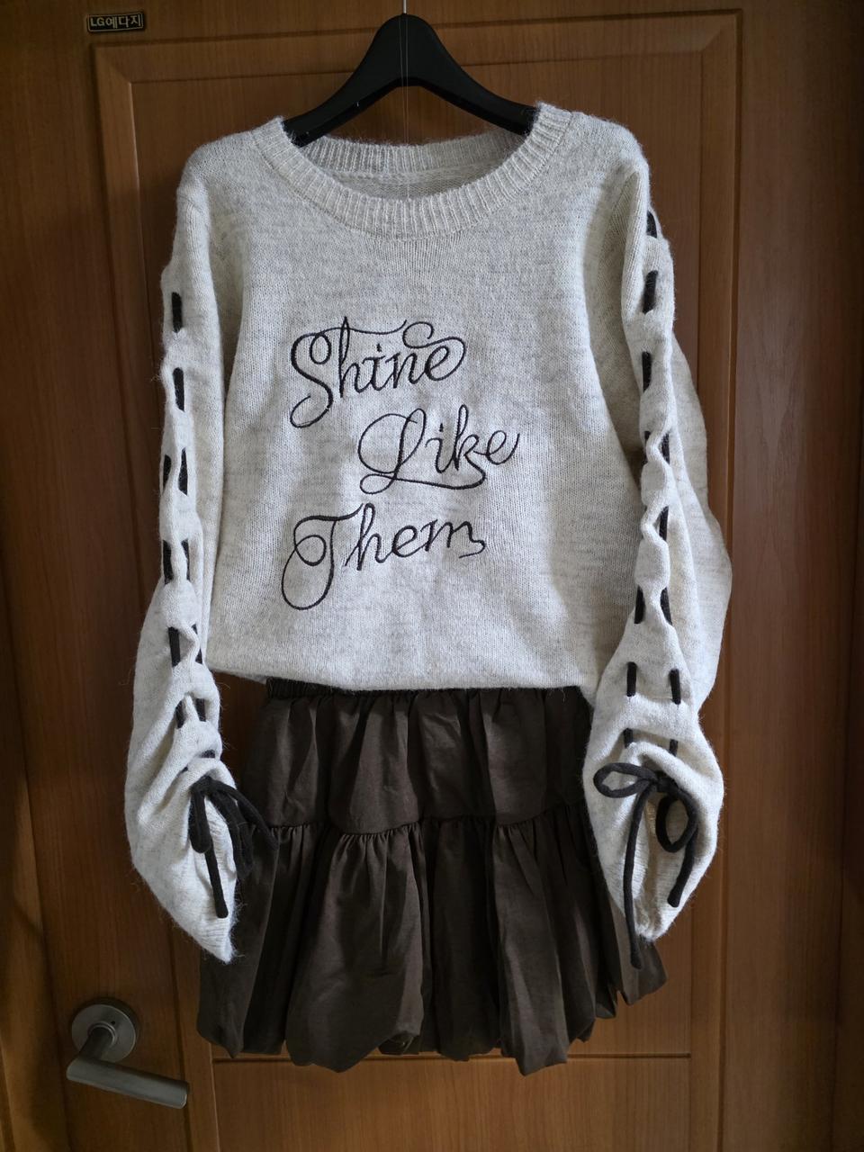 (새상품) 아방가르드 샤방샤방 진브라운 미니스커트