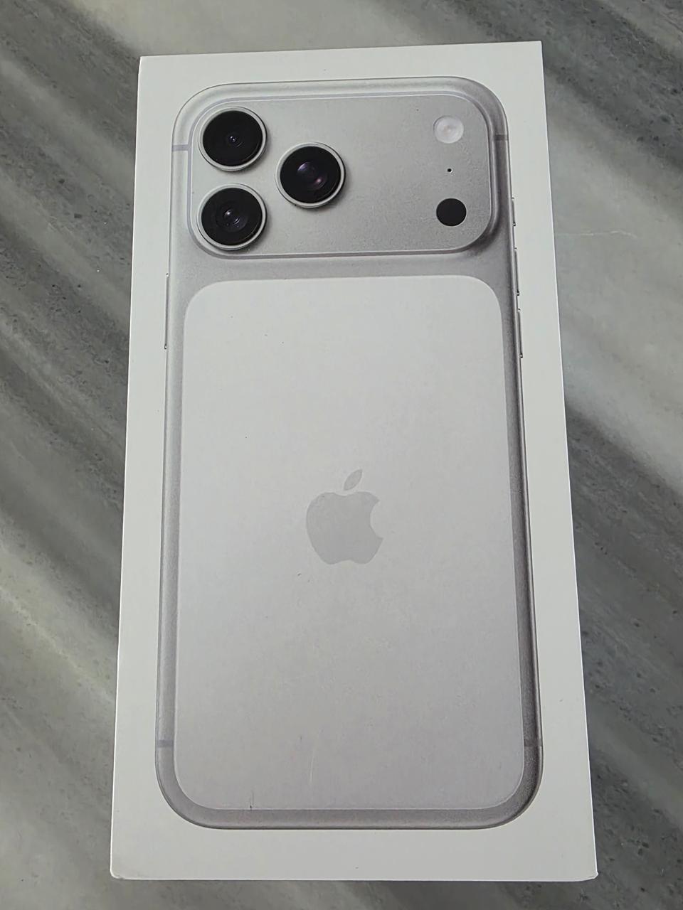 아이폰17 프로맥스 자급제 256GB 미개봉 새제품 팝니다