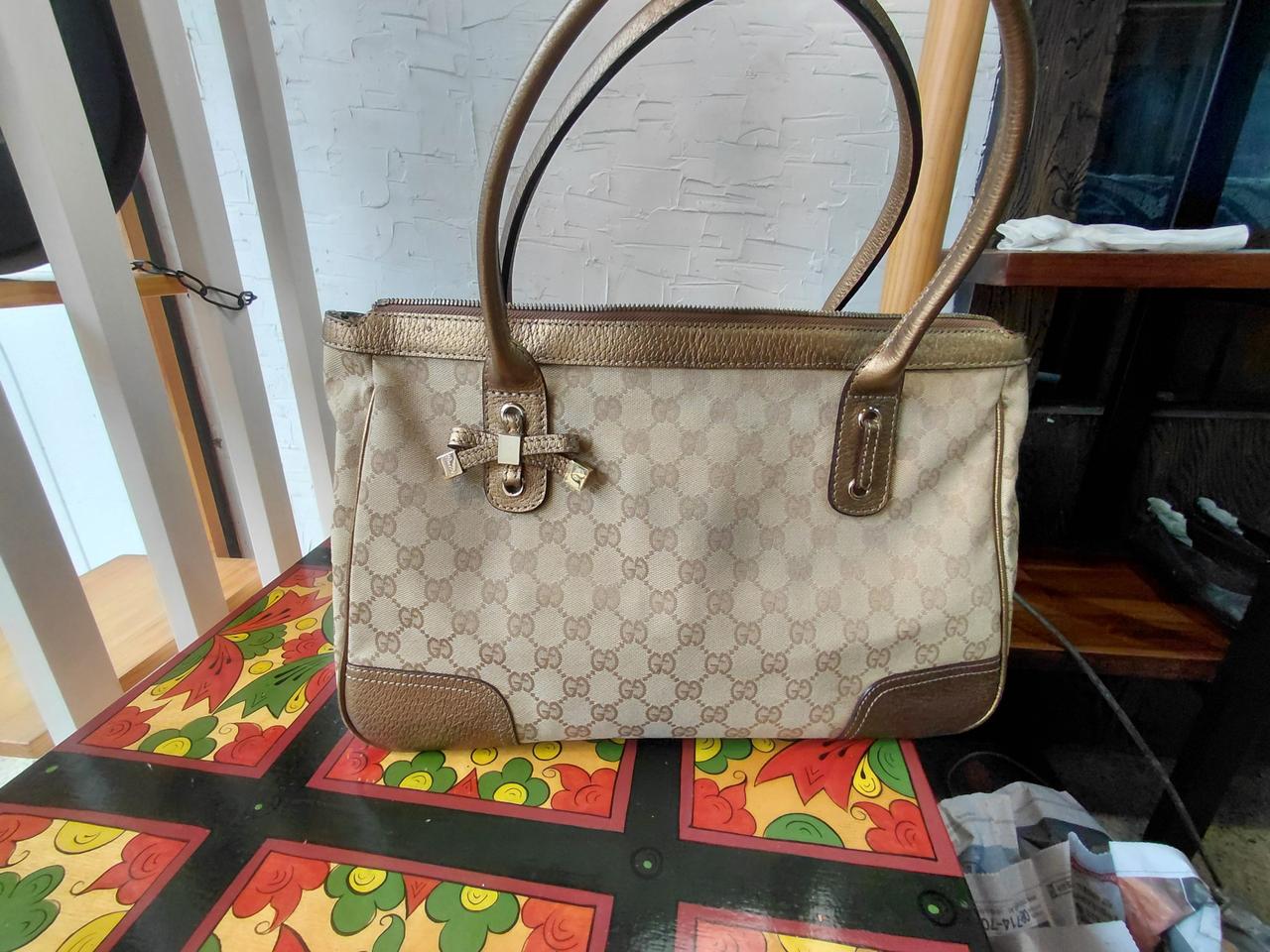 구찌 GG 캔버스 브라운. 토드백