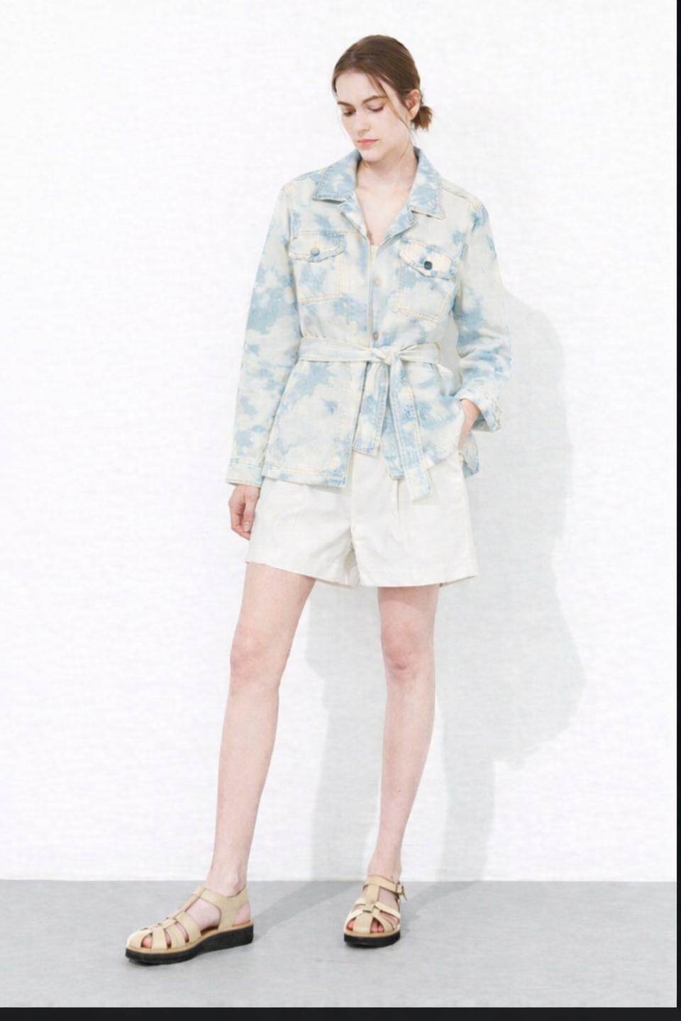 (새상품)끌로디피에로 오픈형 벨티드 워싱 데님자켓 66사이즈