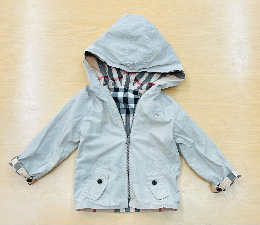3y100사이즈 버버리칠드런 리버시블 양면 후드 바람막이정품 베이지 키즈