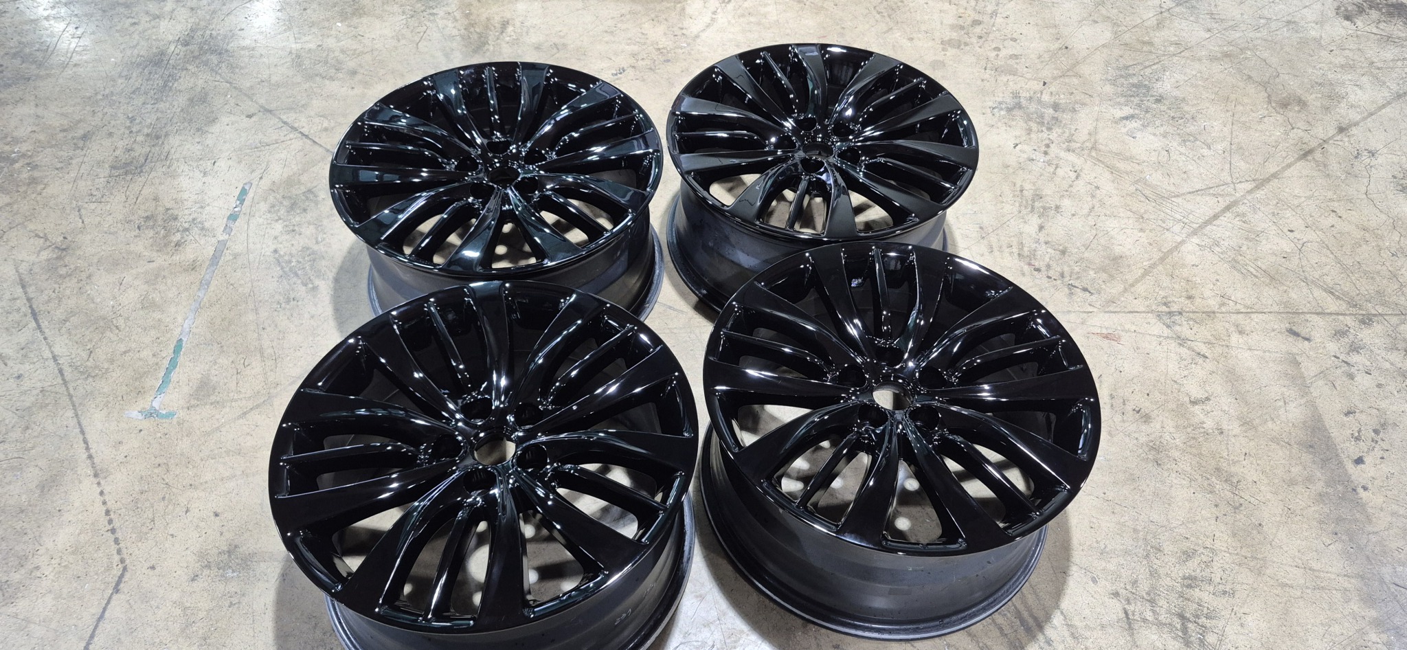 제네시스 HD 19인치 블랙도장 휠4개 세트 팝니다