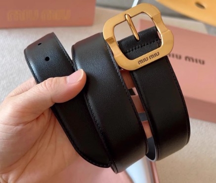 미우미우 허리띠