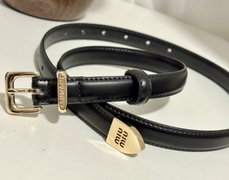 미우미우 허리띠