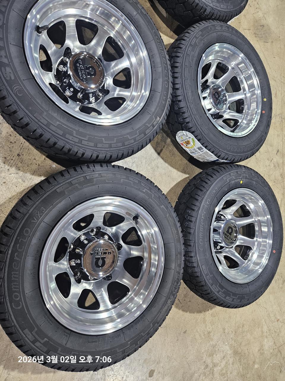 최저가! 봉고3,포터2  뒤바퀴 전용 휠타이어 신품 세트팝니다