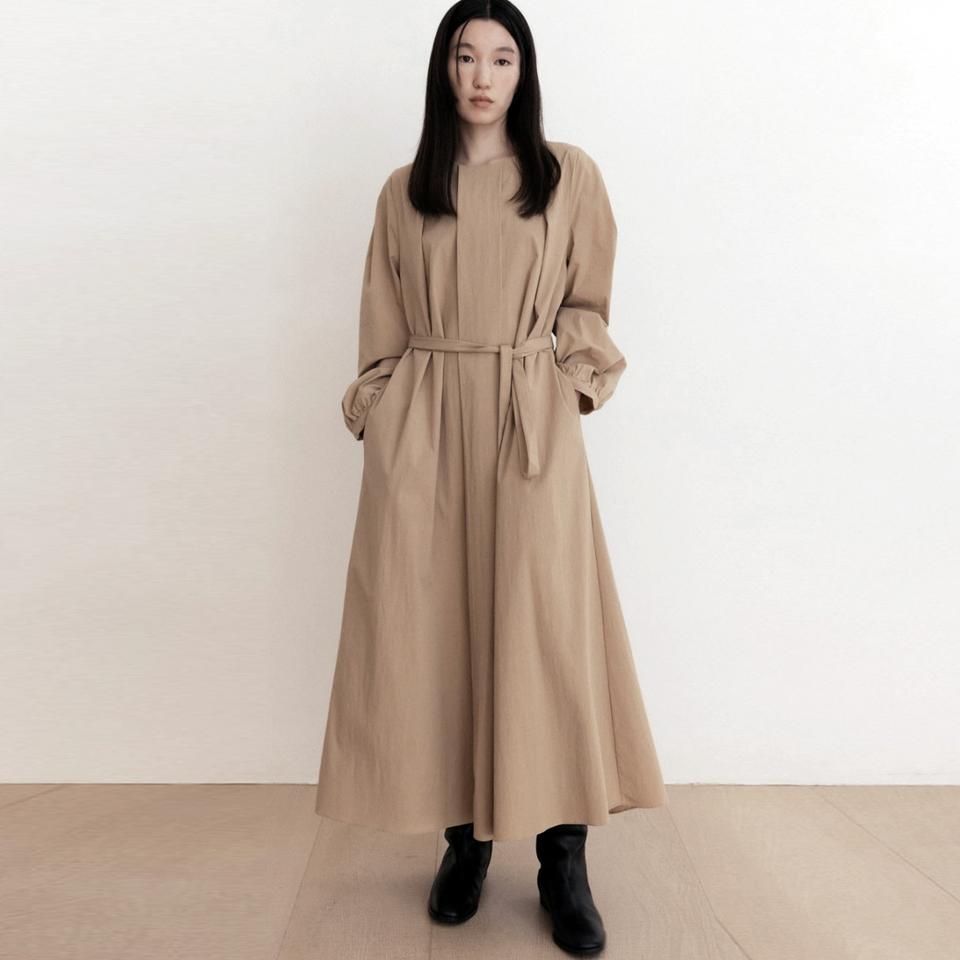 비뮤즈(B.MUSE) 베뉴엣 베이지 벨르크원피스 롱기장 프리사이즈 새상품