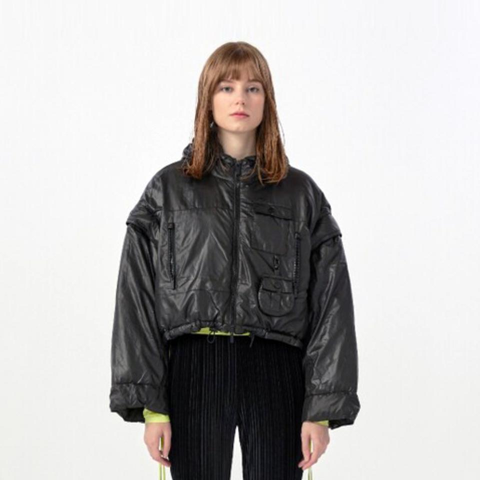 워브먼트(WOVEMENT) 투웨이 구스 쇼트 패딩 프리사이즈