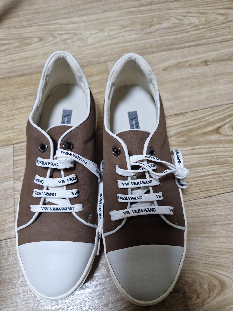 베라왕 스니커즈 240사이즈 새상품