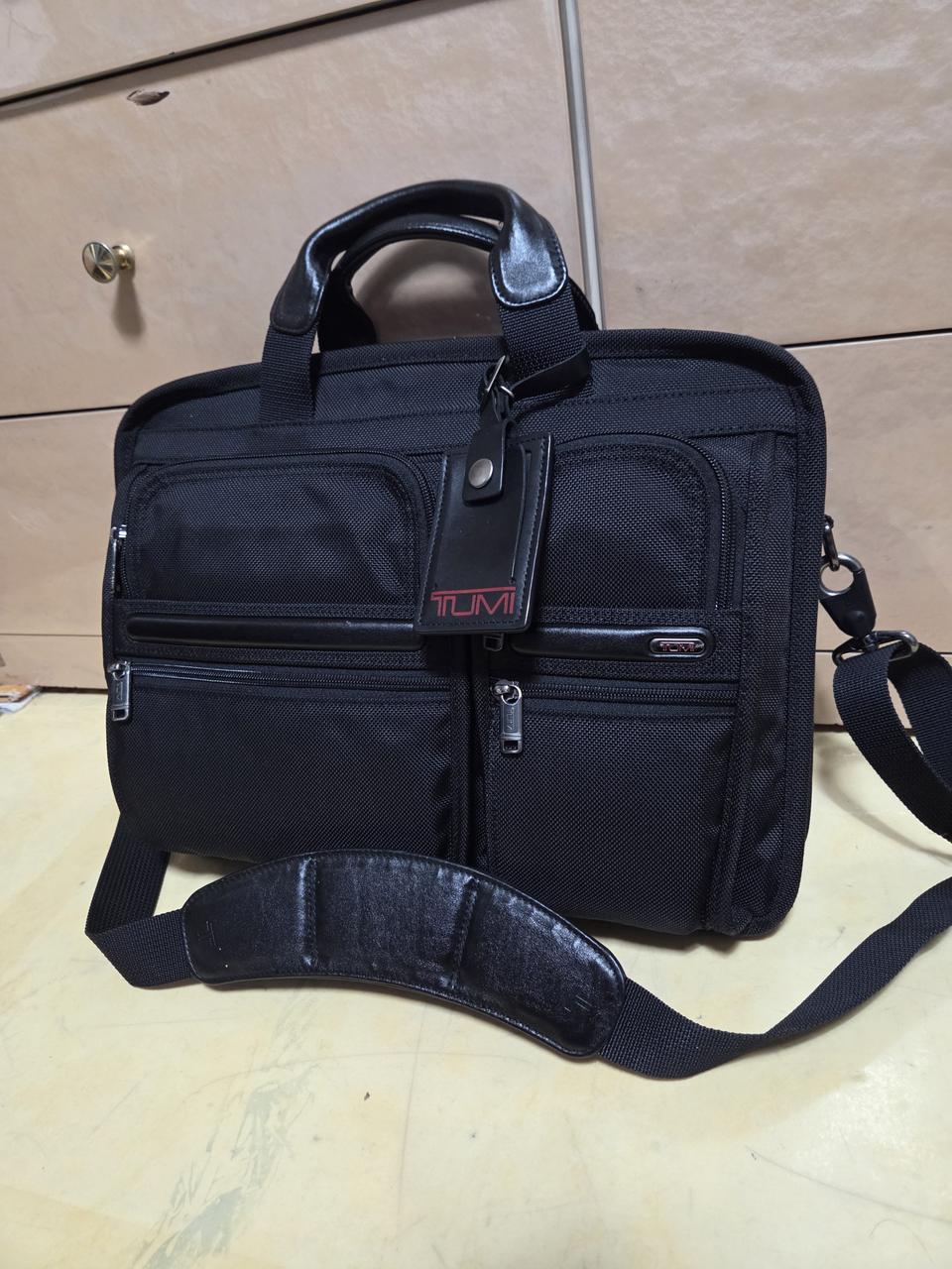 투미 정품 티패스 미디엄 스크린 랩탑 브리프케이스