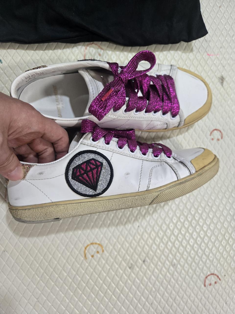 생로랑 다이아몬드 패치 스니커즈 화이트 36 (230-235)