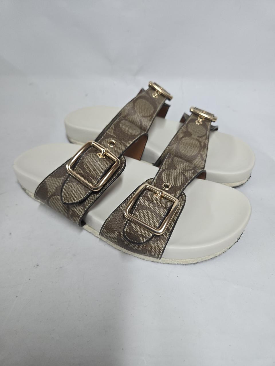 코치 시그니처 버클 샌들 슬리퍼 230