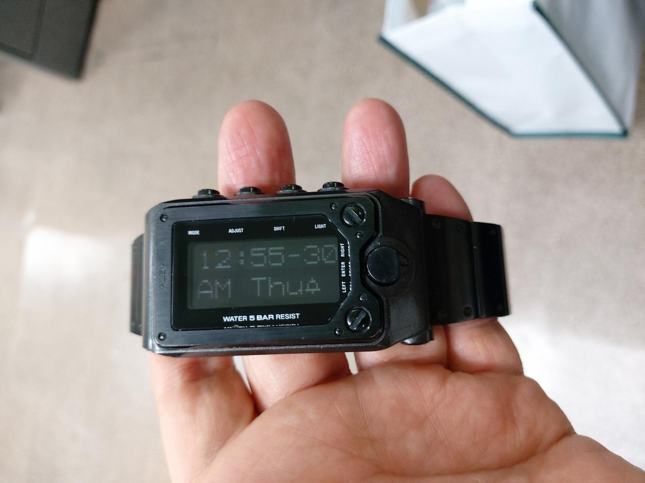 세이코 알바 웹 블랙 디지털 시계