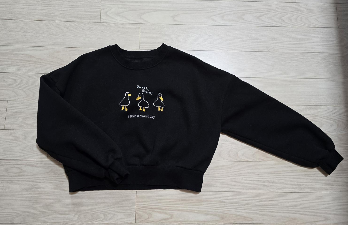 아방폭닥 귀여운 오리 크롭 기모 맨투맨(1회 착용.상태 최상!)