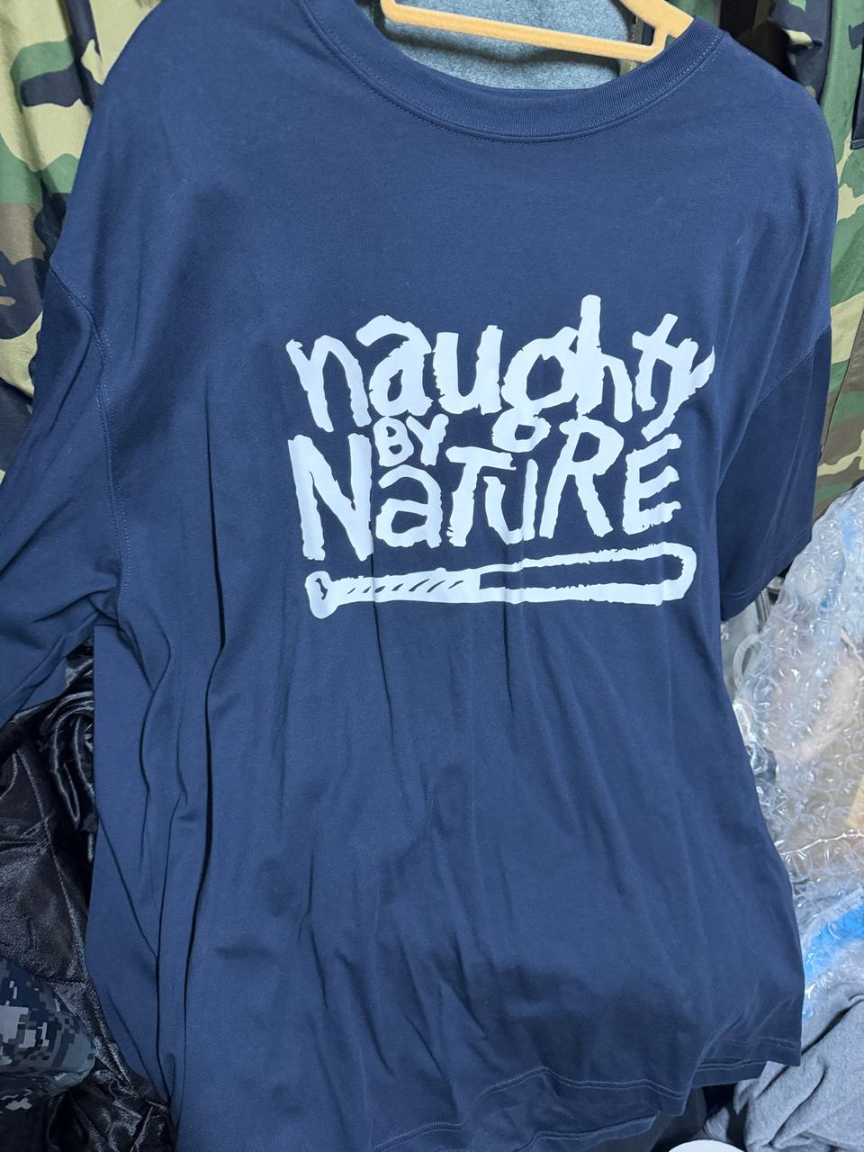 뉴에라 너티바이네이처 네이비 티셔츠