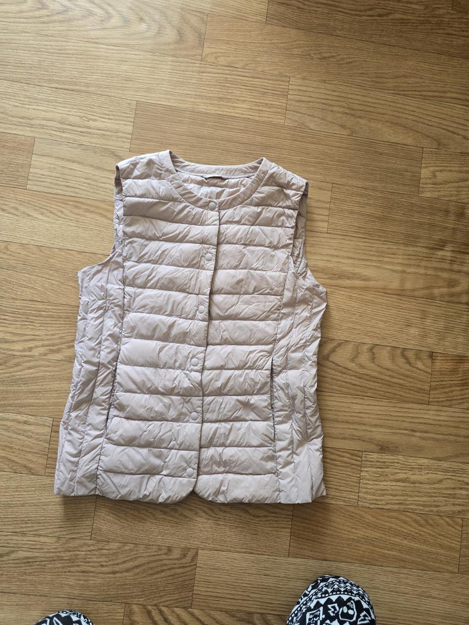 탑텐 여성 경량 패딩 조끼 85