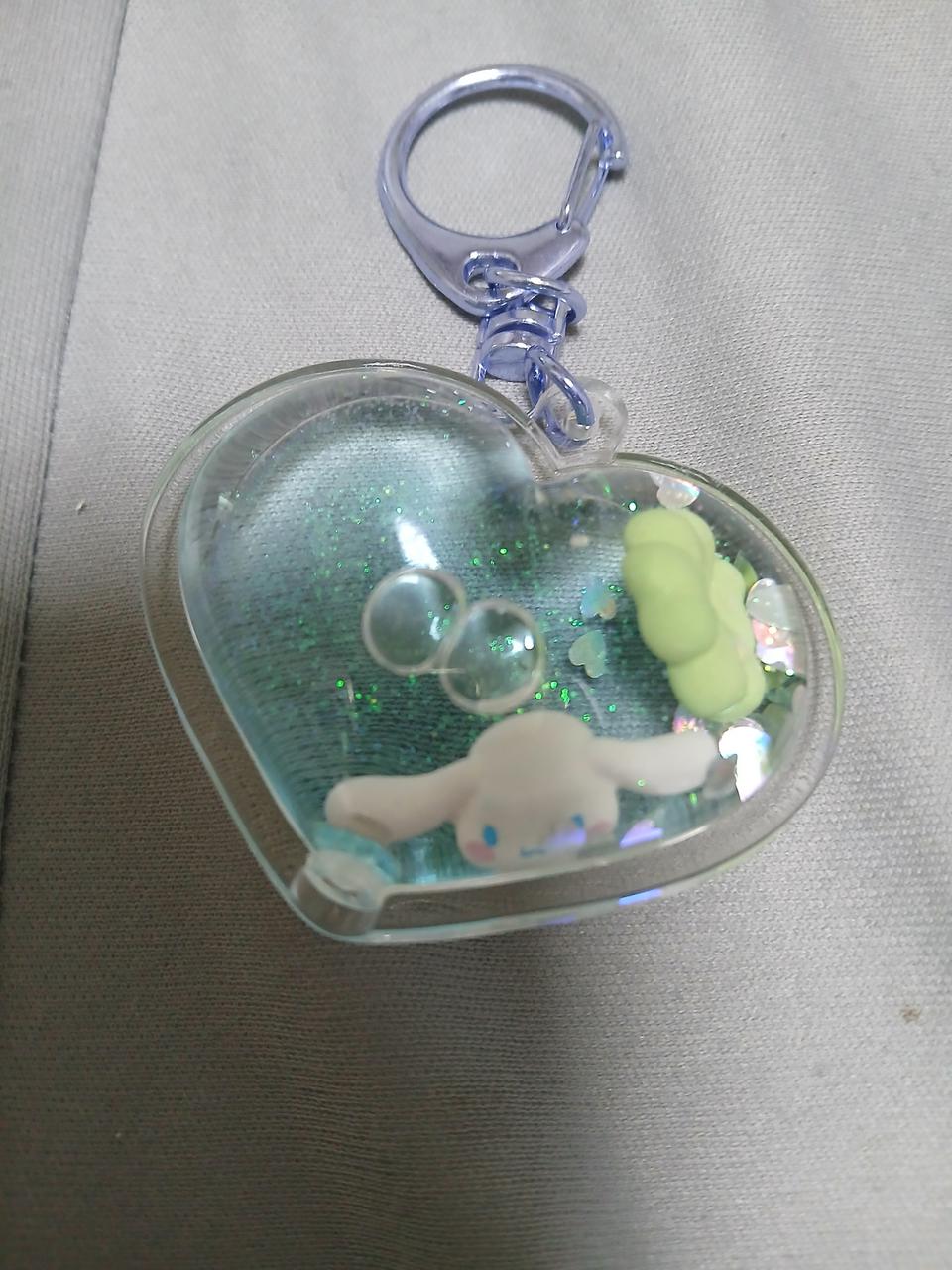 시나모롤 워터볼 키링 팝니다