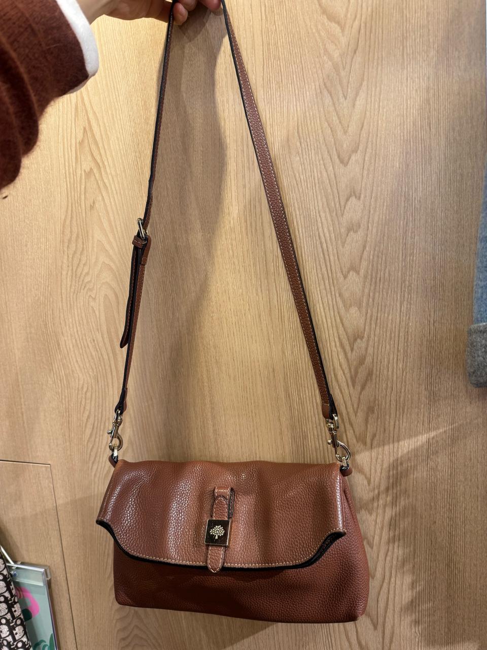 멀버리 브라운가죽크로스백