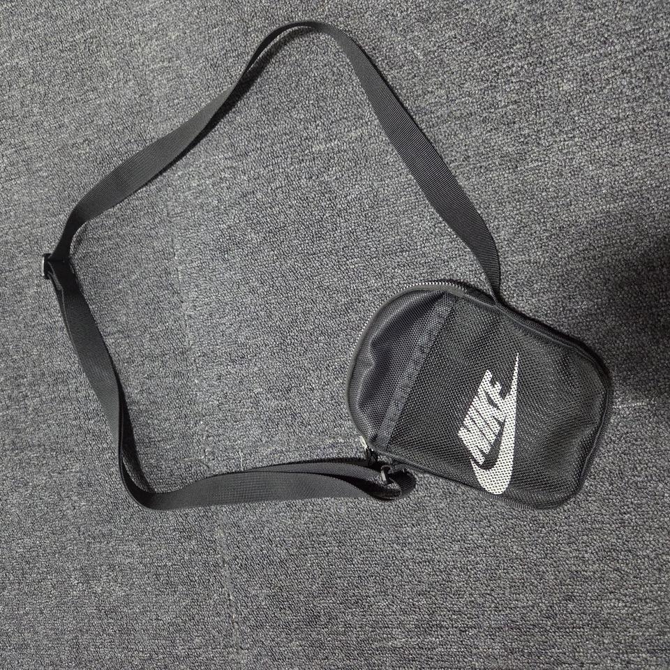 나이키 블랙 헤리티지 스몰 크로스백 26030418