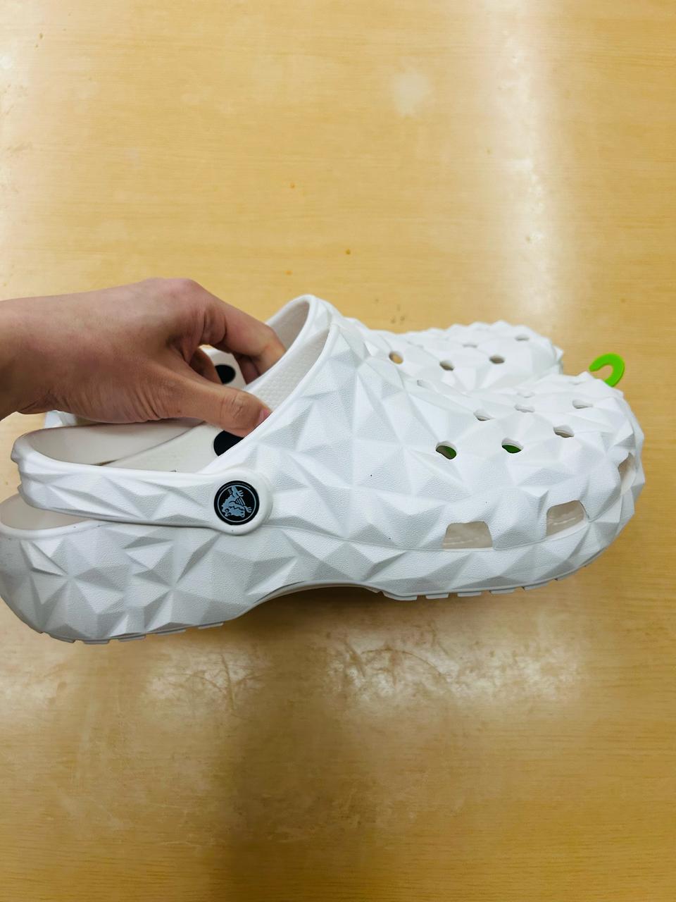 새상품)280사이즈 M10W12 크록스 지오메트릭스 클로그 화이트 정품