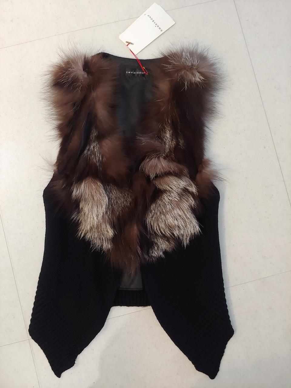 (새상품)sweetsoup 폭스퍼 니트 베스트