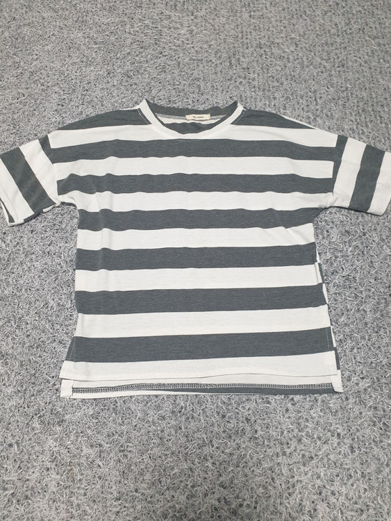 옆트임 스트라이프 라운드 반팔티 Free 외