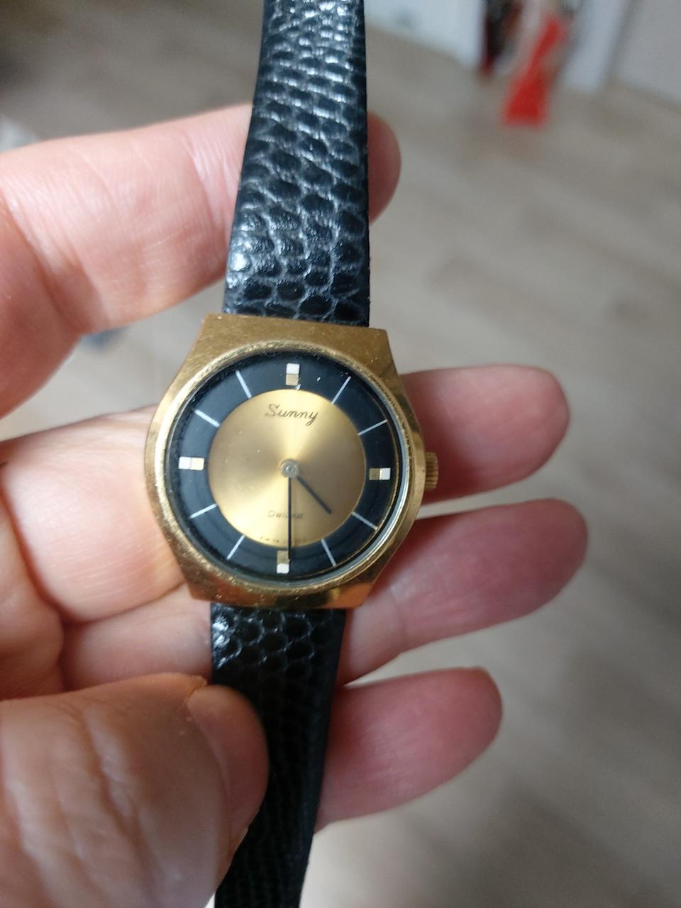 Sunny 금장 여성 손목시계