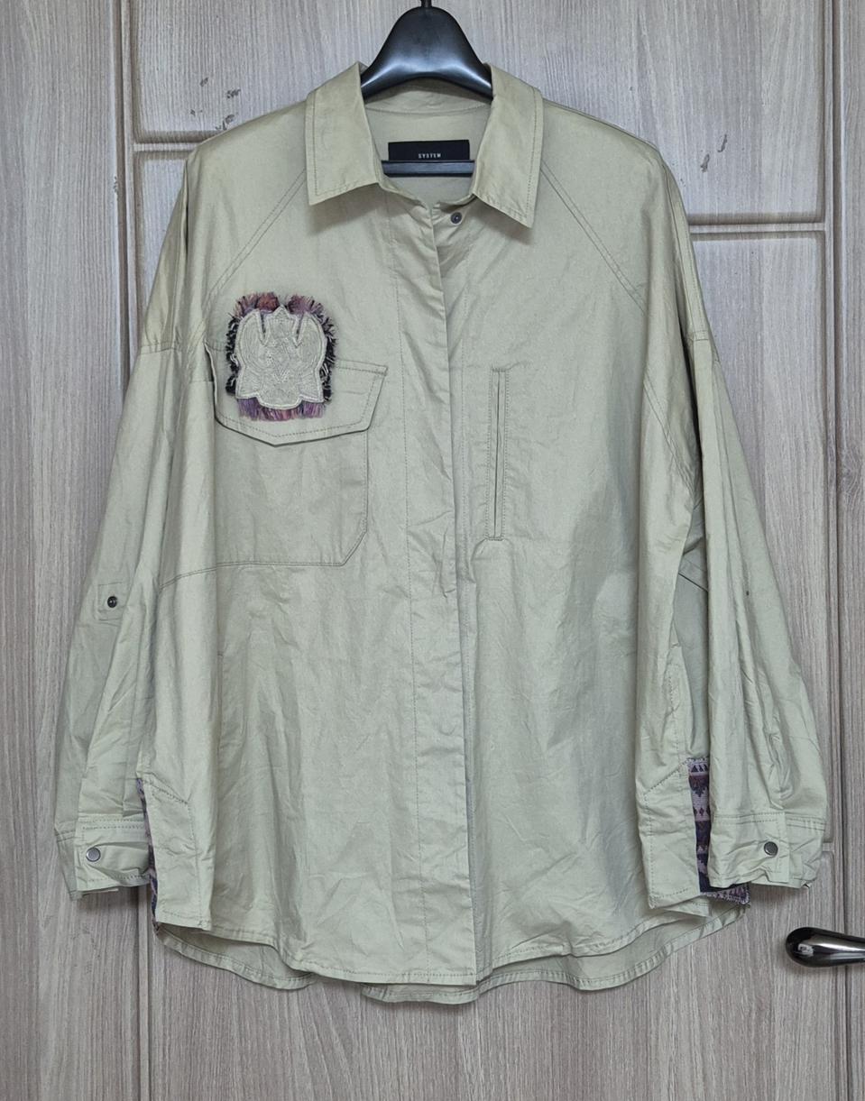 시스템 자수 장식 셔츠형 자켓(여성)